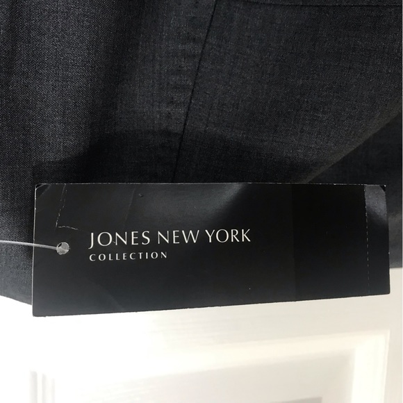 NWT Jones New York charcoal gray, lined, pencil skirt. Size 10. Dry clean only. - Picture 10 of 14